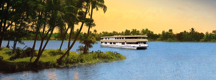 The Oberoi Motor Vessel Vrinda - Alleppey 01.jpg